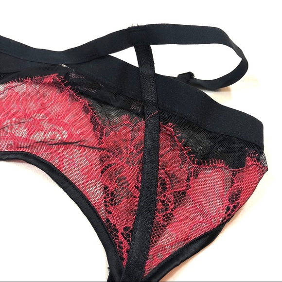 NWT Victoria’s Secret Black and Red Garter Belt - Picture 3 of 8